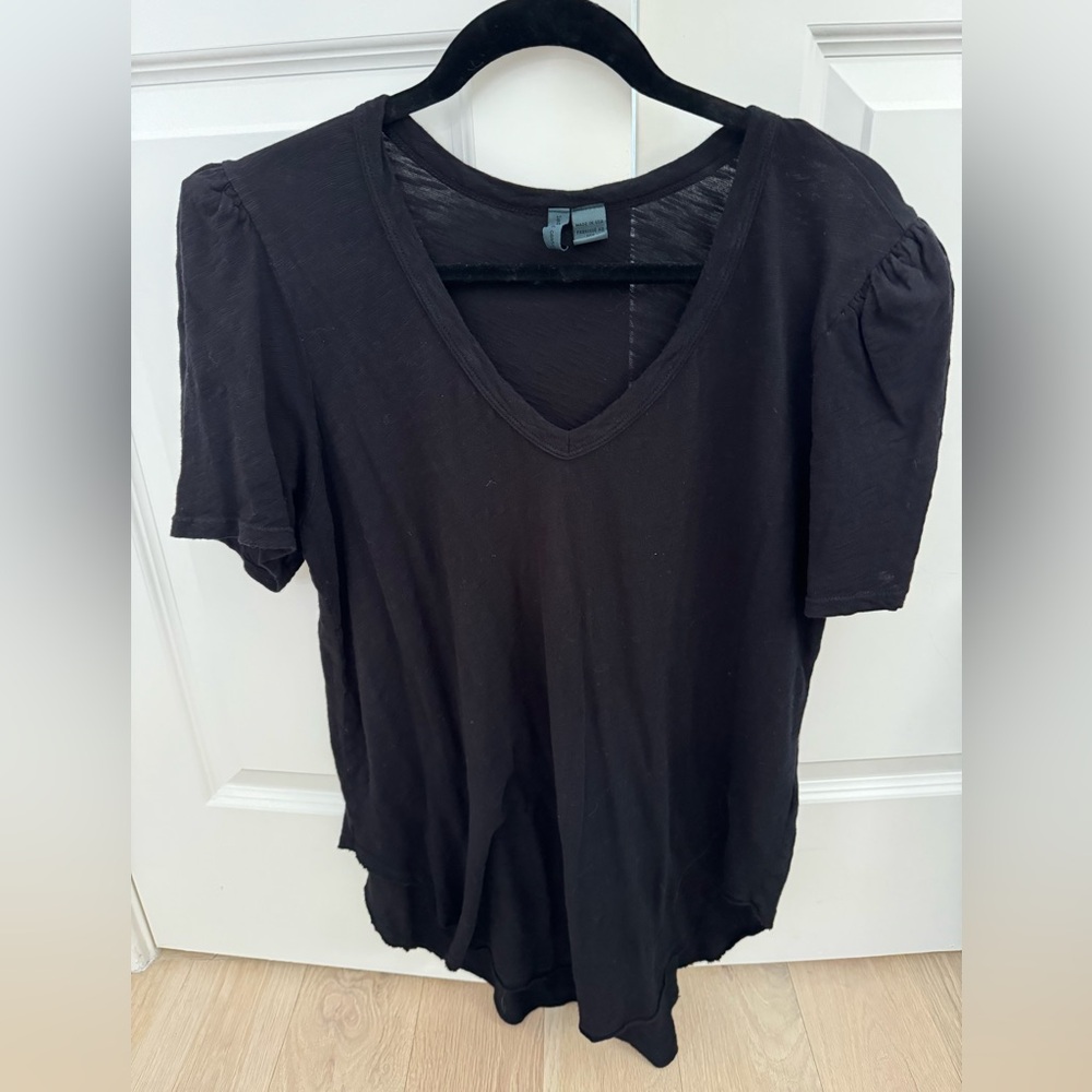 Anthropologie Left of Center Puff Sleeve V Neck t-shirt